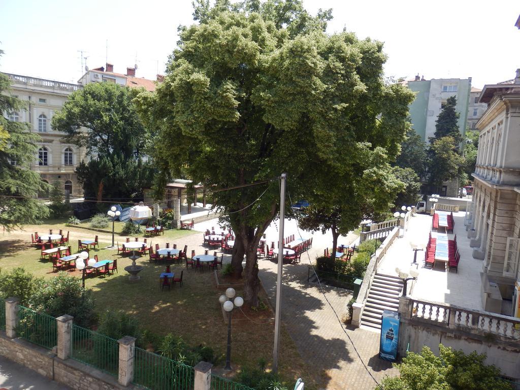 Apartment Pula Center Extérieur photo