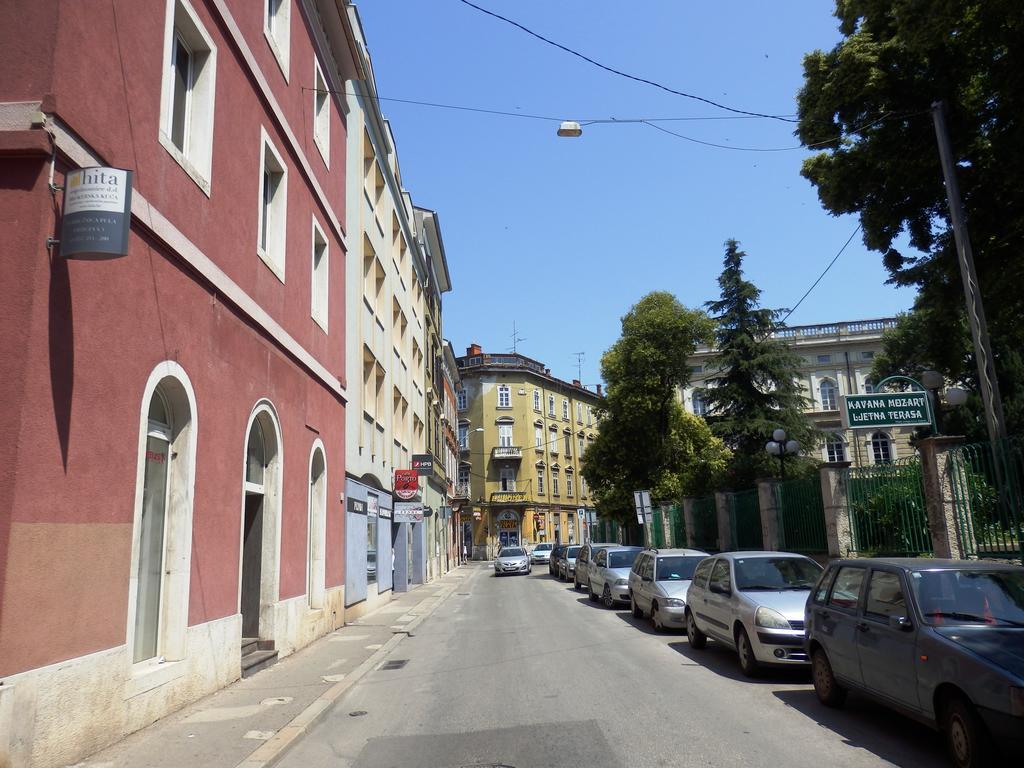Apartment Pula Center Extérieur photo